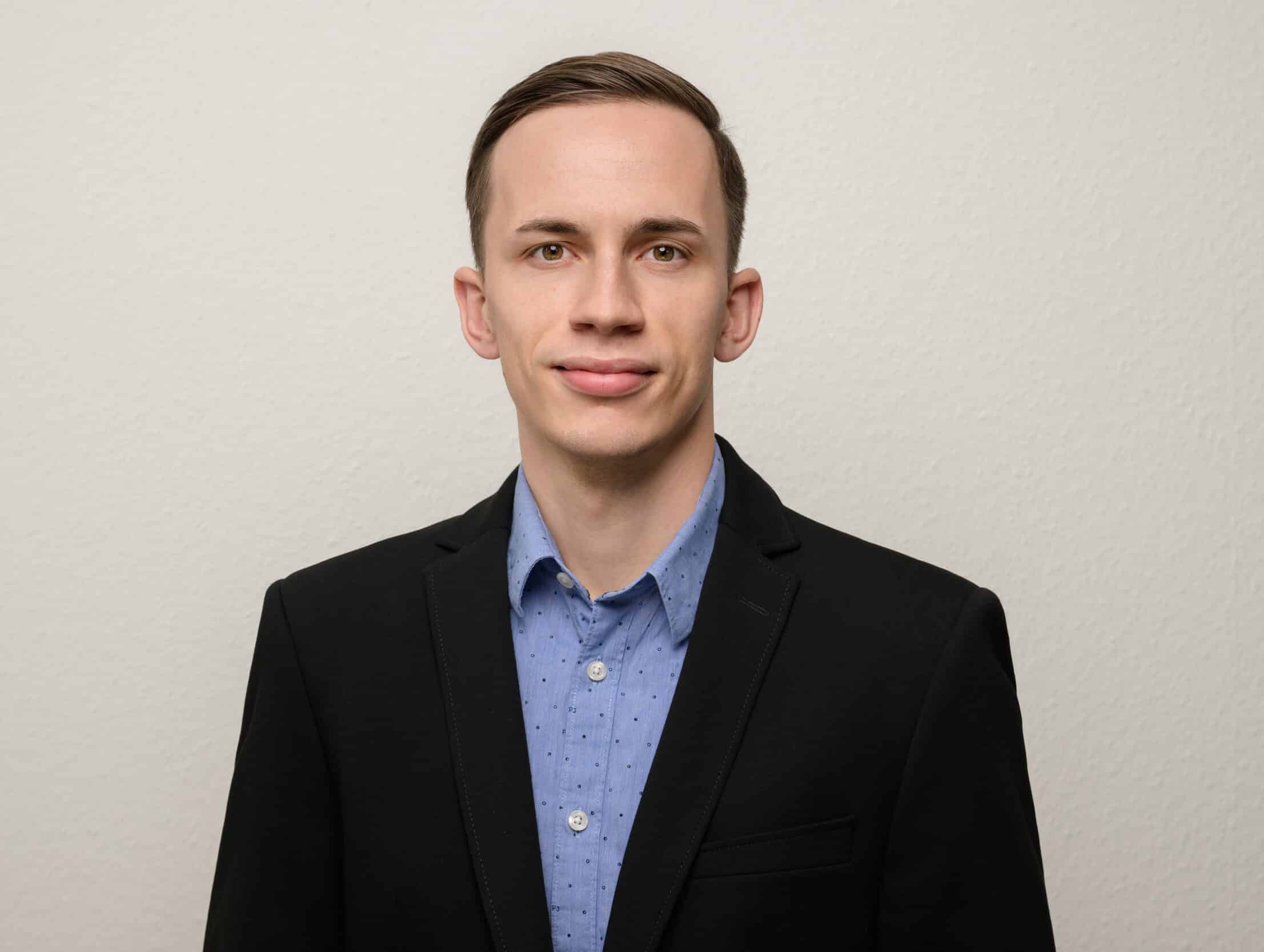 Ansprechpartner Cedric Guarino - Kontakt